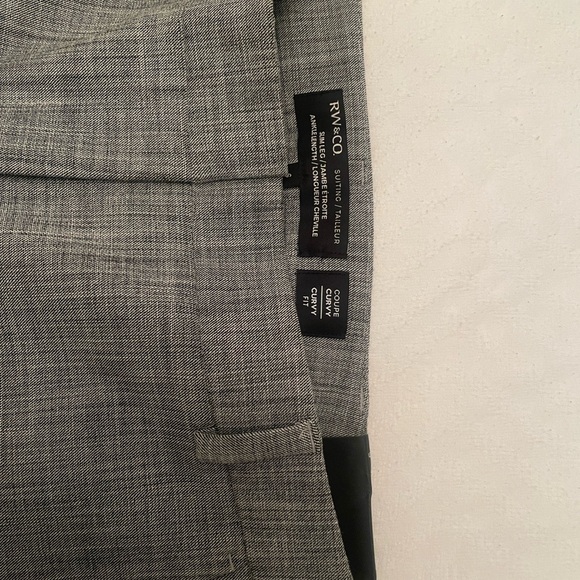 RW & Co. Tapered ankle pant. Never worn. Tags still on. Side pockets. - Picture 2 of 4